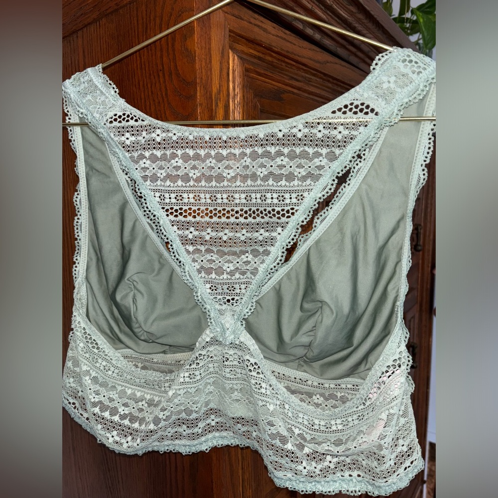 Victoria’s Secret save Bralette L